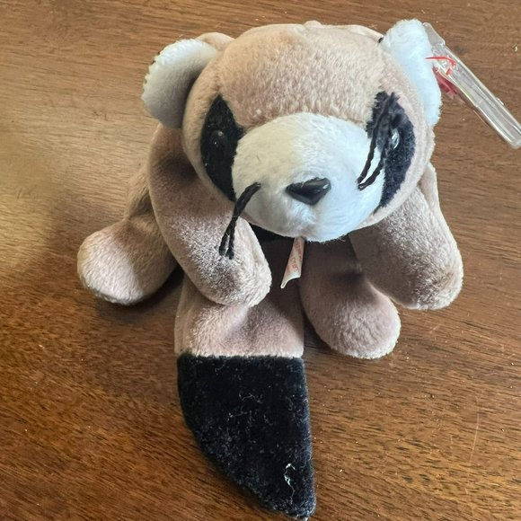 Ringo the Raccoon Ty Beanie Baby -  Style Number #4014 - Picture 1 of 6